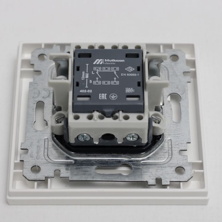 ჩამრთველი 2-იანი RITA UTLUSAN 2220 402 0201 თეთრი სურათი