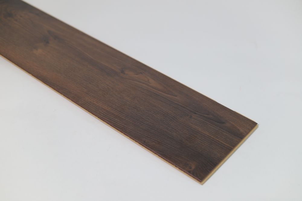 ლამინატი AGT Effect Rosso 1.200*191*8mm 32 კლასი სურათი