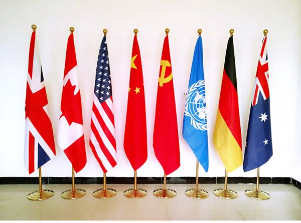 დროშის სადგამები ყველა ზომაში საოფისე და სამაგიდე სადგამი სურათი