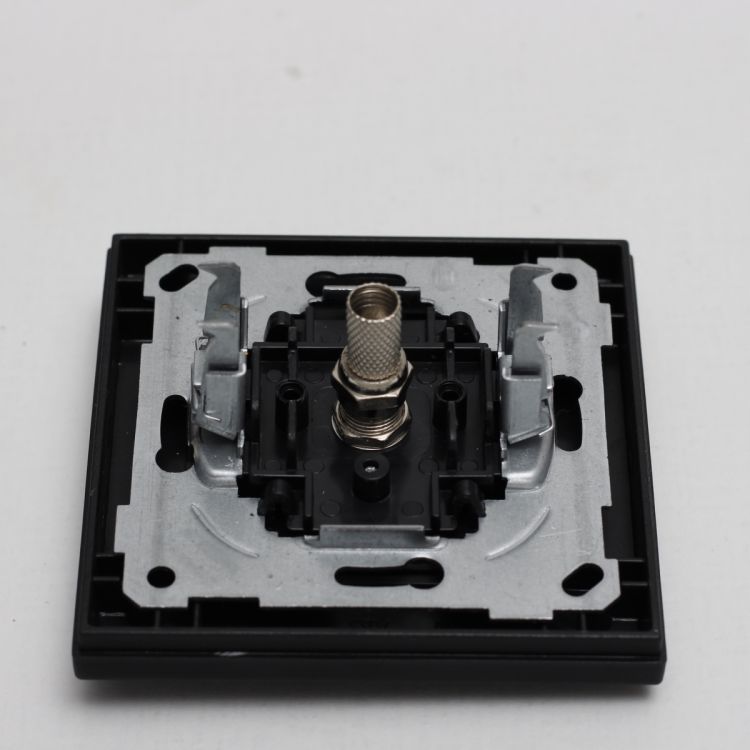 როზეტი სატელევიზიო F RITA MUTLUSAN 2220 172 0184 შავი სურათი