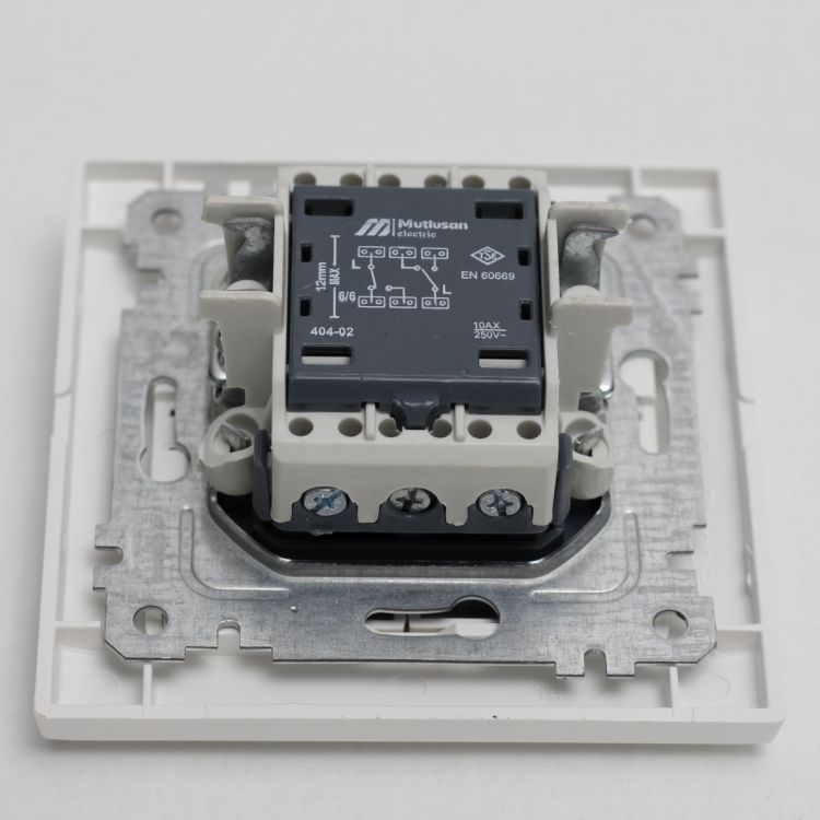 ჩამრთველია 2-იანი CANDELLA MUTLUSAN 2125 404 0201 თეთრი სურათი