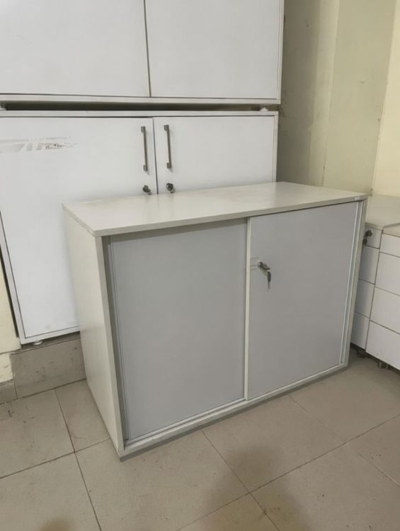 ევროპული წარმოების MDF კარადა სლაიდერ კარებით / TV სადგამი სურათი