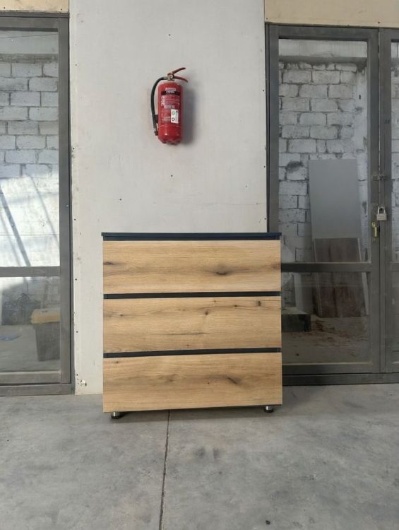 იყიდება ლამინატის ტევადი კომოდი სურათი