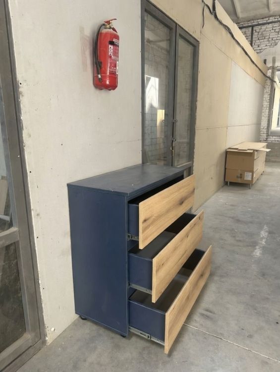 იყიდება ლამინატის ტევადი კომოდი სურათი