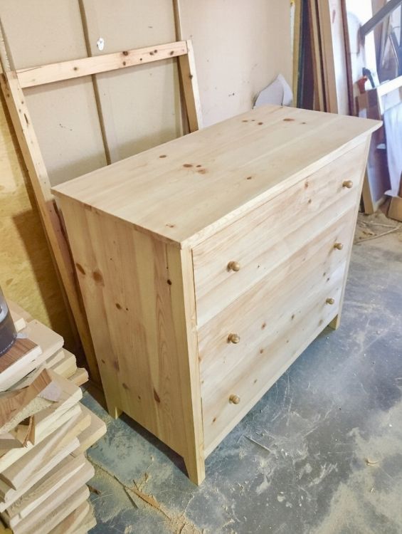 მასიური ხის კომოდი შეკვეთით – ნატურალური ხარისხი სურათი