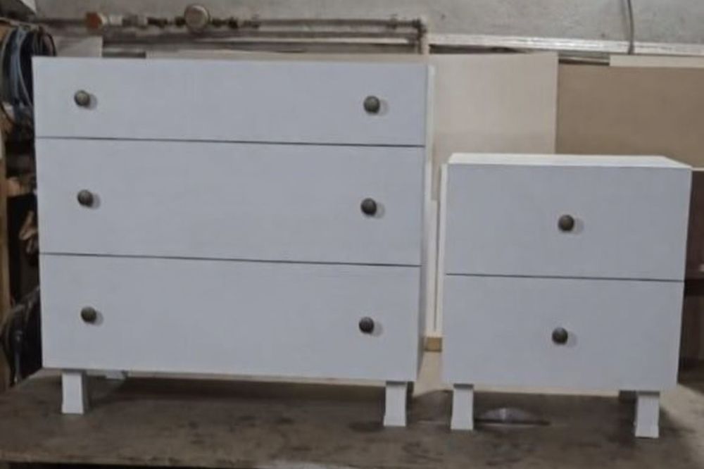 ავეჯის კომპლექტი: კომოდი და ტუმბო სურათი