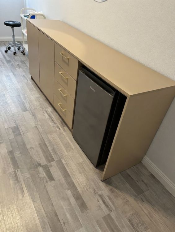 მრავალფუნქციური კომოდი – კაბინეტის, კლინიკისა და ოფისისათვის სურათი