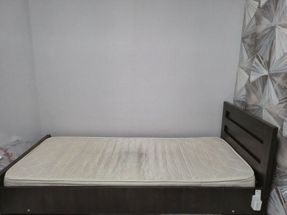 ერთადგილიანი მდფ-ის საწოლი მატრასით სურათი