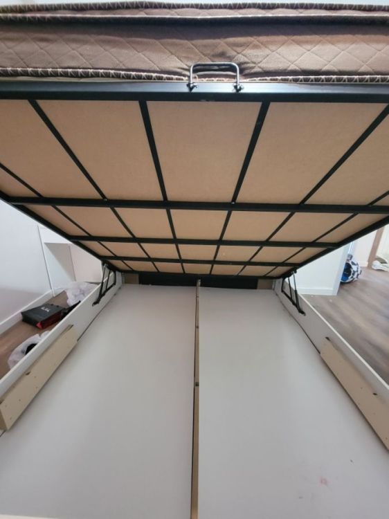 ორადგილიანი საწოლი სათავსოთი და ორთოპედიული მატრასით სურათი