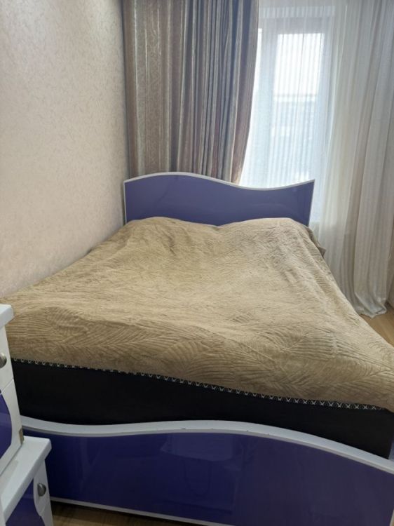 საძინებლის კომპლექტი (საწოლი, ტუმბოები, კომოდი) + მატრასი სურათი