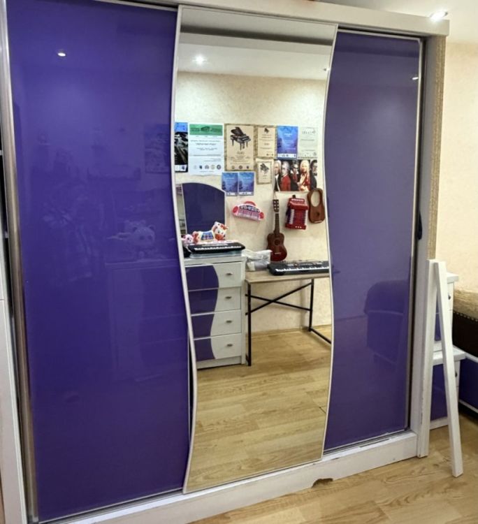 საძინებლის კომპლექტი (საწოლი, ტუმბოები, კომოდი) + მატრასი სურათი