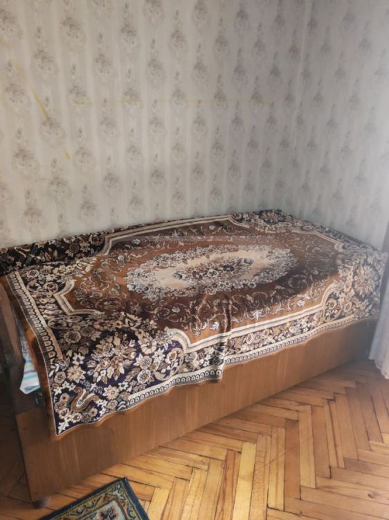 ერთადგილიანი საწოლი (ტახტი) სათავსოთი სურათი