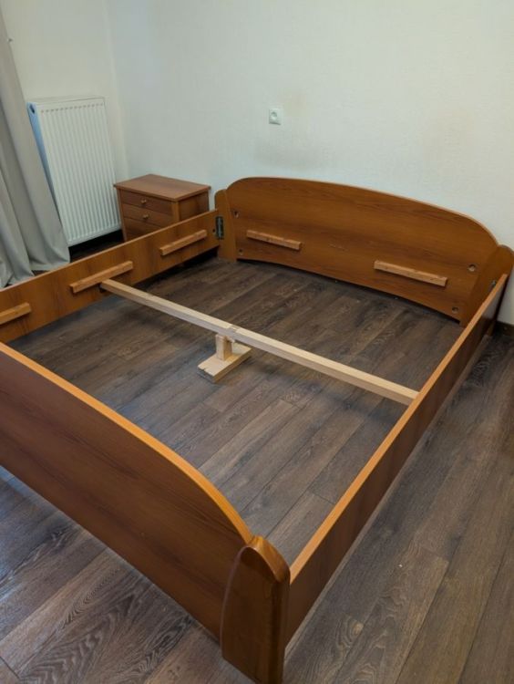 ევროპული ორადგილიანი საწოლი + 2 ტუმბო სურათი