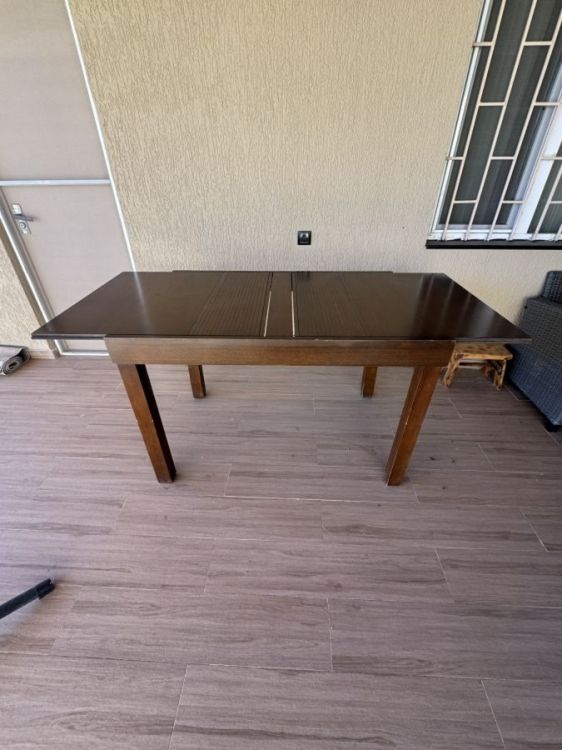 გასაშლელი სამზარეულოს მაგიდა – მყარი და პრაქტიკული სურათი