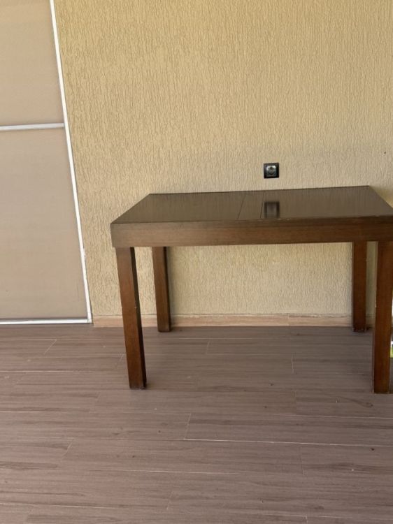 გასაშლელი სამზარეულოს მაგიდა – მყარი და პრაქტიკული სურათი