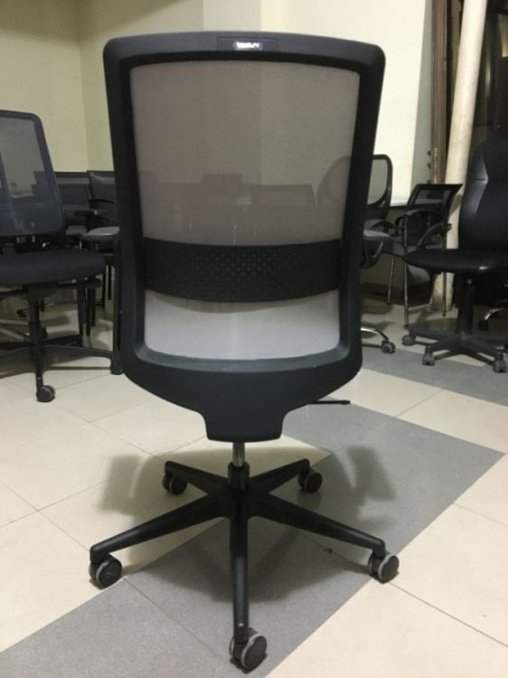 BESTUHL ჩეხური პრემიუმ სავარძლები – თითქმის ახალი სურათი