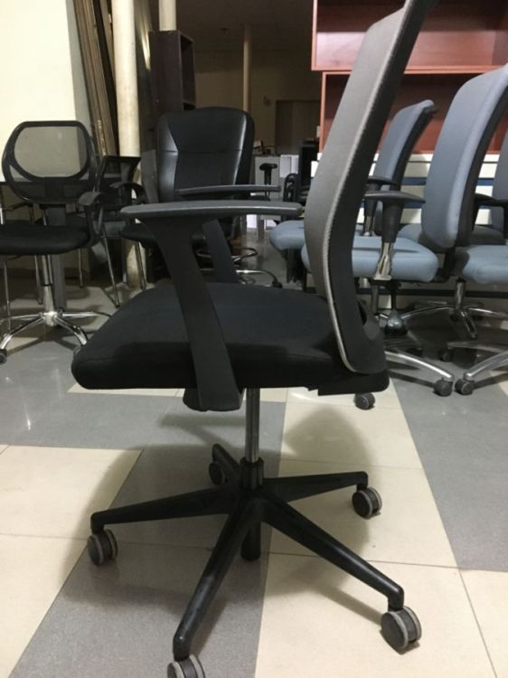 BESTUHL ჩეხური პრემიუმ სავარძლები – თითქმის ახალი სურათი