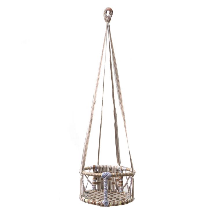 ბავშვის მყარი საქანელა დიდი სურათი