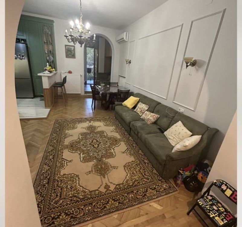 ტრანსფორმერი კუთხის დივანი – მყარი კონსტრუქციითა და სათავსოთი სურათი