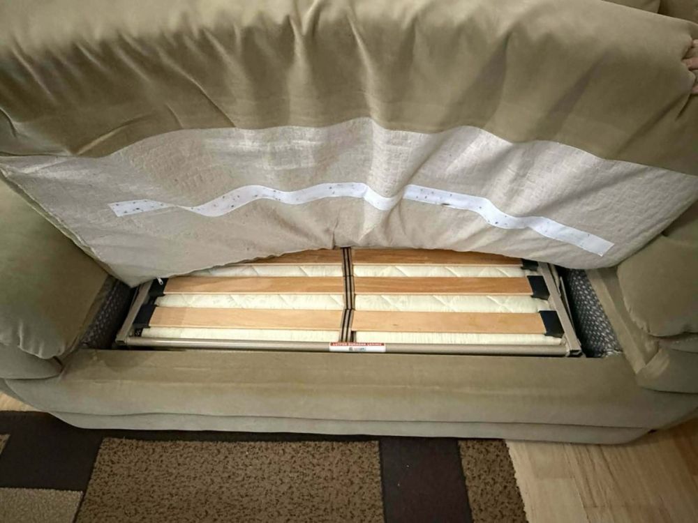 თანამედროვე გასაშლელი სამეული – მატრასით სურათი