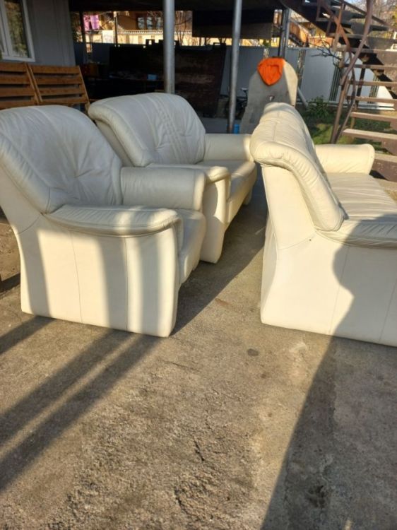 გერმანული ტყავის სამეული 3-2-1 – იდეალურ მდგომარეობაში სურათი