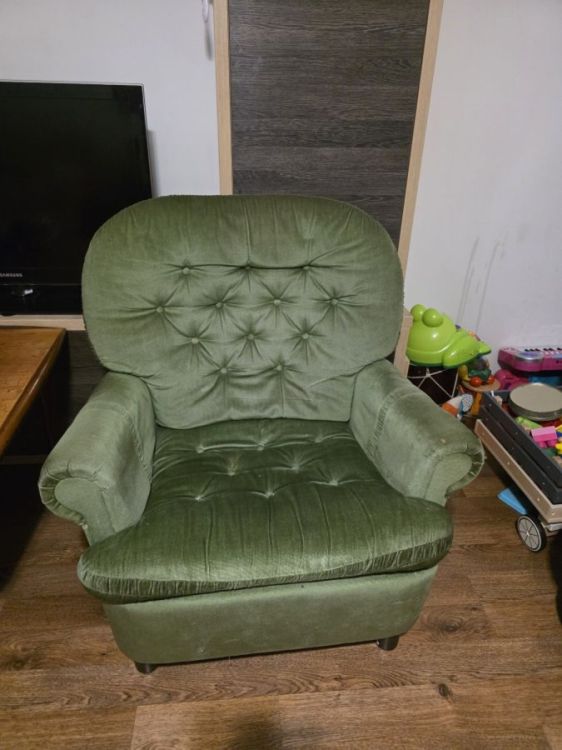 იყიდება სავარძელი – ნუცუბიძის პლატო სურათი