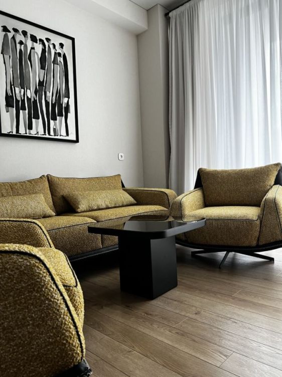 იყიდება სრულიად ახალი სამეული! სურათი