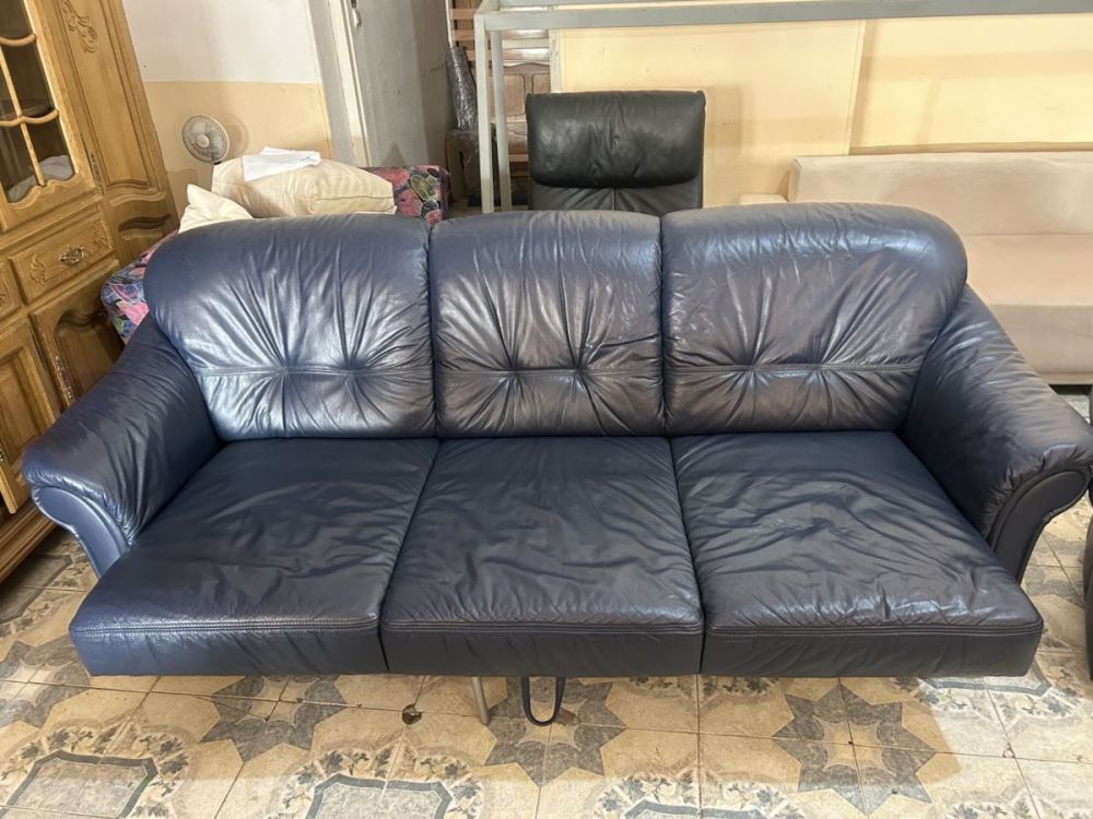 იყიდება გერმანული ნატურალური ტყავის ორეული – გასაშლელი და სათავსოთი სურათი