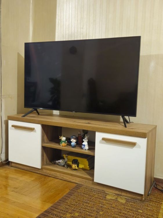 იყიდება ტელევიზორის მაგიდა – კარგ მდგომარეობაში სურათი