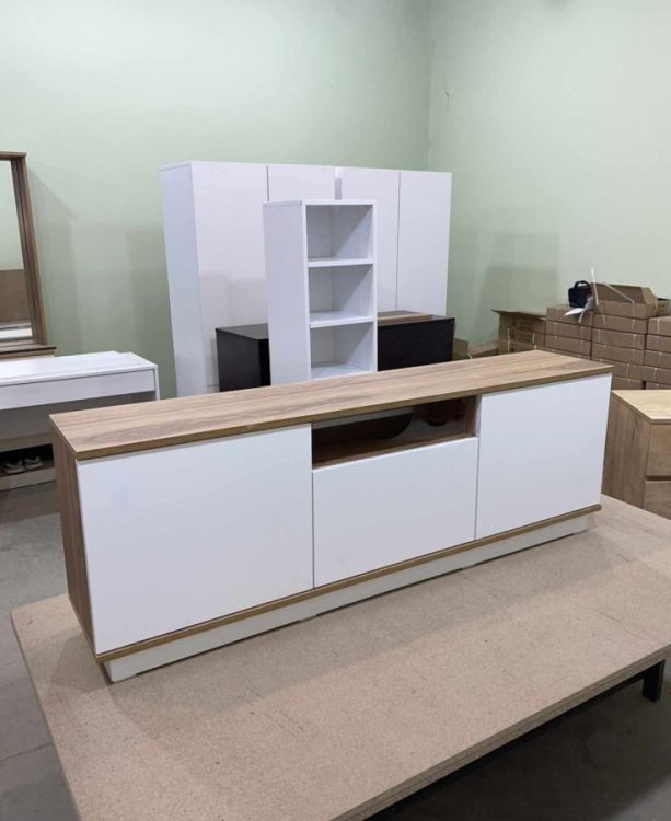 იყიდება თანამედროვე TV მაგიდები პირდაპირ საამქროდან სურათი