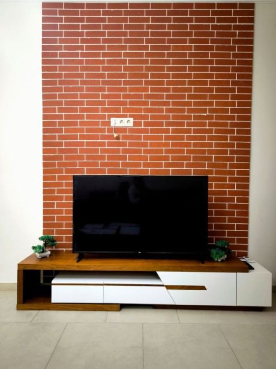 იყიდება ტელევიზორის მაგიდა — დახვეწილი დიზაინი სურათი