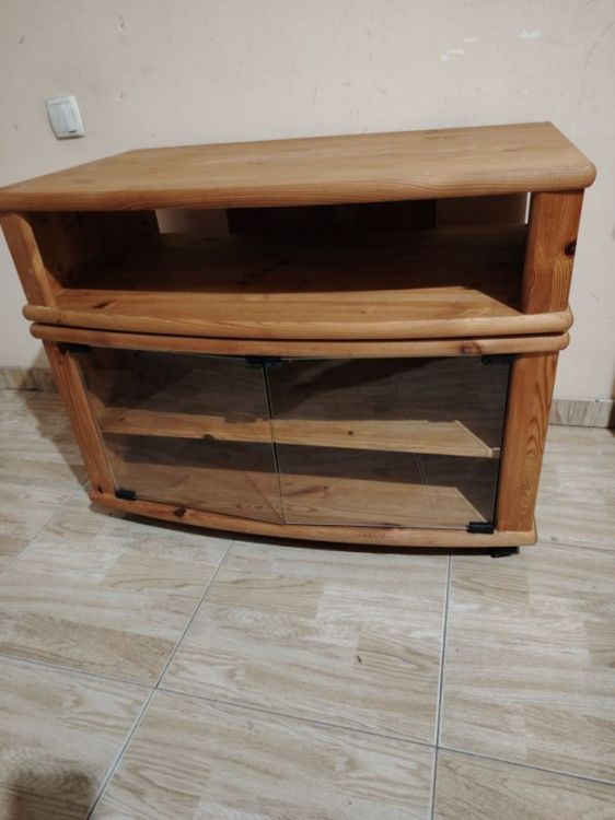 იყიდება გერმანული ხარისხის ტელევიზორის მაგიდა სურათი