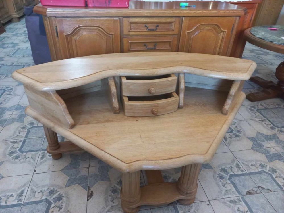 იყიდება გერმანული ხარისხის TV მაგიდა — მუხის ფაქტურით სურათი