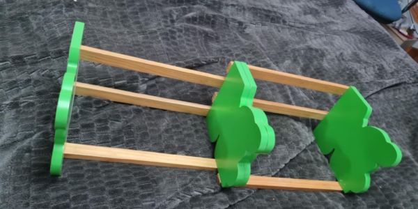 თარო, კეთდება სხვადასხვა ფორმაზე სურათი