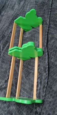 თარო, კეთდება სხვადასხვა ფორმაზე სურათი