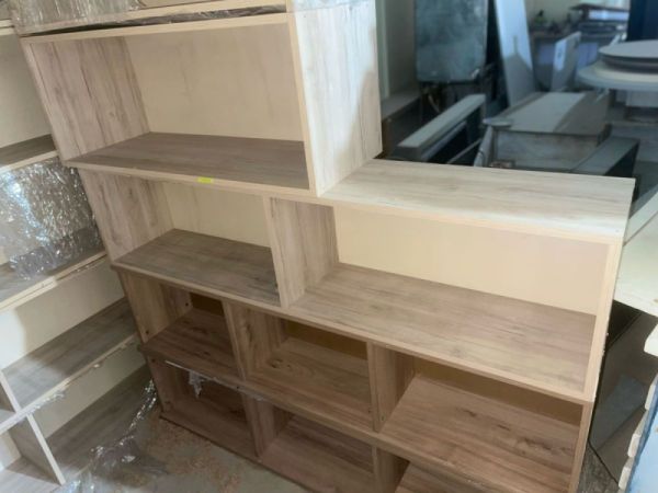 თარო / თაროები / ჩამოსაკიდებელი კარადა / კარადები სურათი