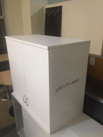 თარო / თაროები / ჩამოსაკიდებელი კარადა / კარადები სურათი