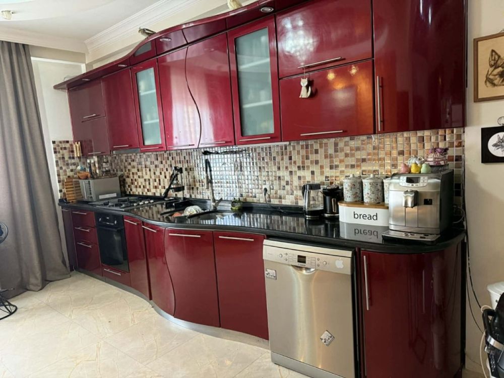 კუთხის სამზარეულო კომპლექტი – იდეალურ მდგომარეობაში სურათი