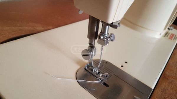 Singer ის მრავალფუნქციური ელეკტრო საკერავი მანქანა სურათი