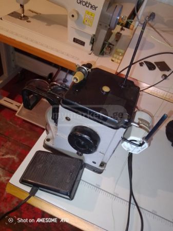 სამხედრო საკერავი მანქანა. სურათი