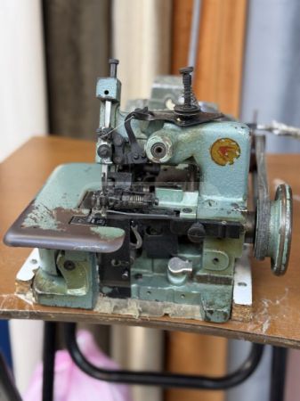 ოვერლოკის მანქანა სურათი