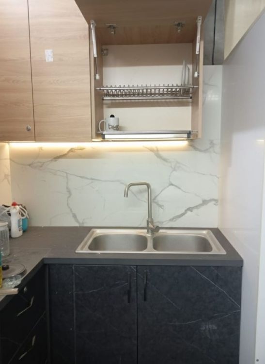 თანამედროვე კუთხის სამზარეულო – დახვეწილი დიზაინით სურათი