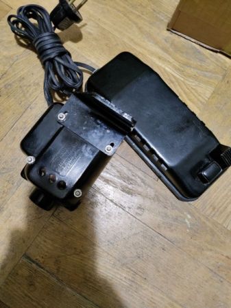 საკერავი მანქანის ძრავი თავის რეოსტატიანი სატერფულით სურათი