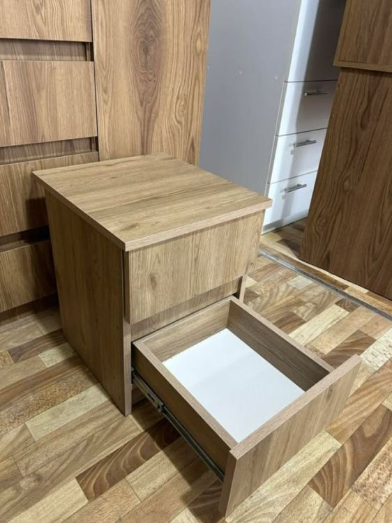 ხარისხიანი ლამინატის ტუმბო – პრაქტიკული და ხელმისაწვდომი სურათი