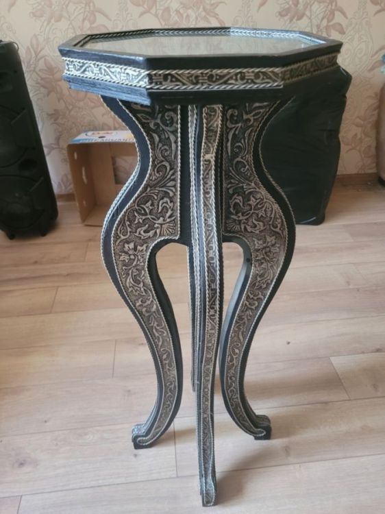 ვინტაჟური ტუმბო – კლასიკური დასადგამი სურათი