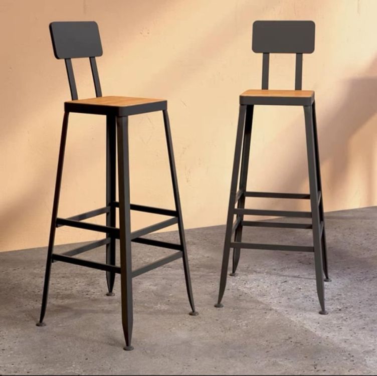 ინდუსტრიული სტილის ბარის სკამი – რკინისა და ხის დახვეწილი კომბინაცია სურათი