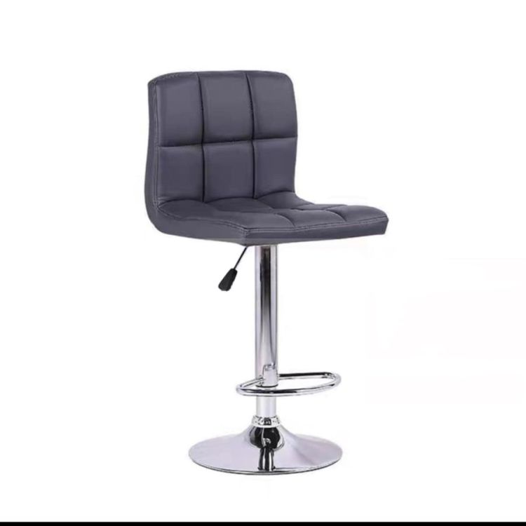 კომფორტული ბარის სკამი – რბილი საზურგე და სიმაღლის რეგულირების მექანიზმი სურათი