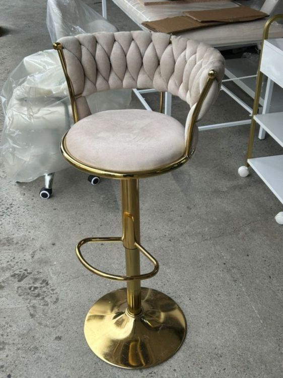 თანამედროვე ბარის სკამი – დახვეწილი დიზაინი საუკეთესო ფასად სურათი