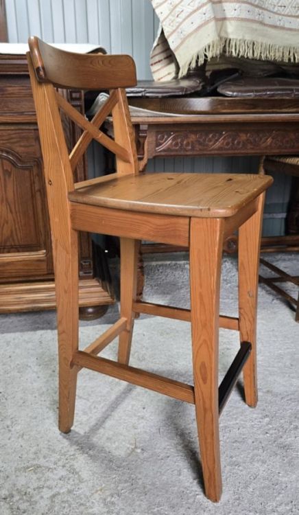 ჰოლანდიური ხის ბარის სკამი – ნატურალური მასალა და ვინტაჟური სტილი სურათი