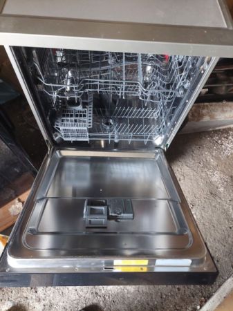 12პერსონა ჭურჭლის სარეცხი მანქანა Whirlpool სურათი